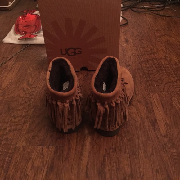 Ugg Wynona Fringe boot chestnut size 7 - Picture 2 of 6